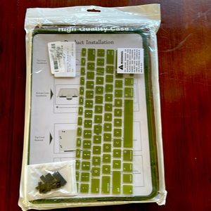 MacBook Pro 13 cover/keyboard